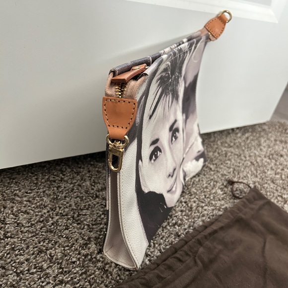 Audrey Hepburn Breakfast at Tiffany’s Bagghy - clutch - Picture 2 of 4
